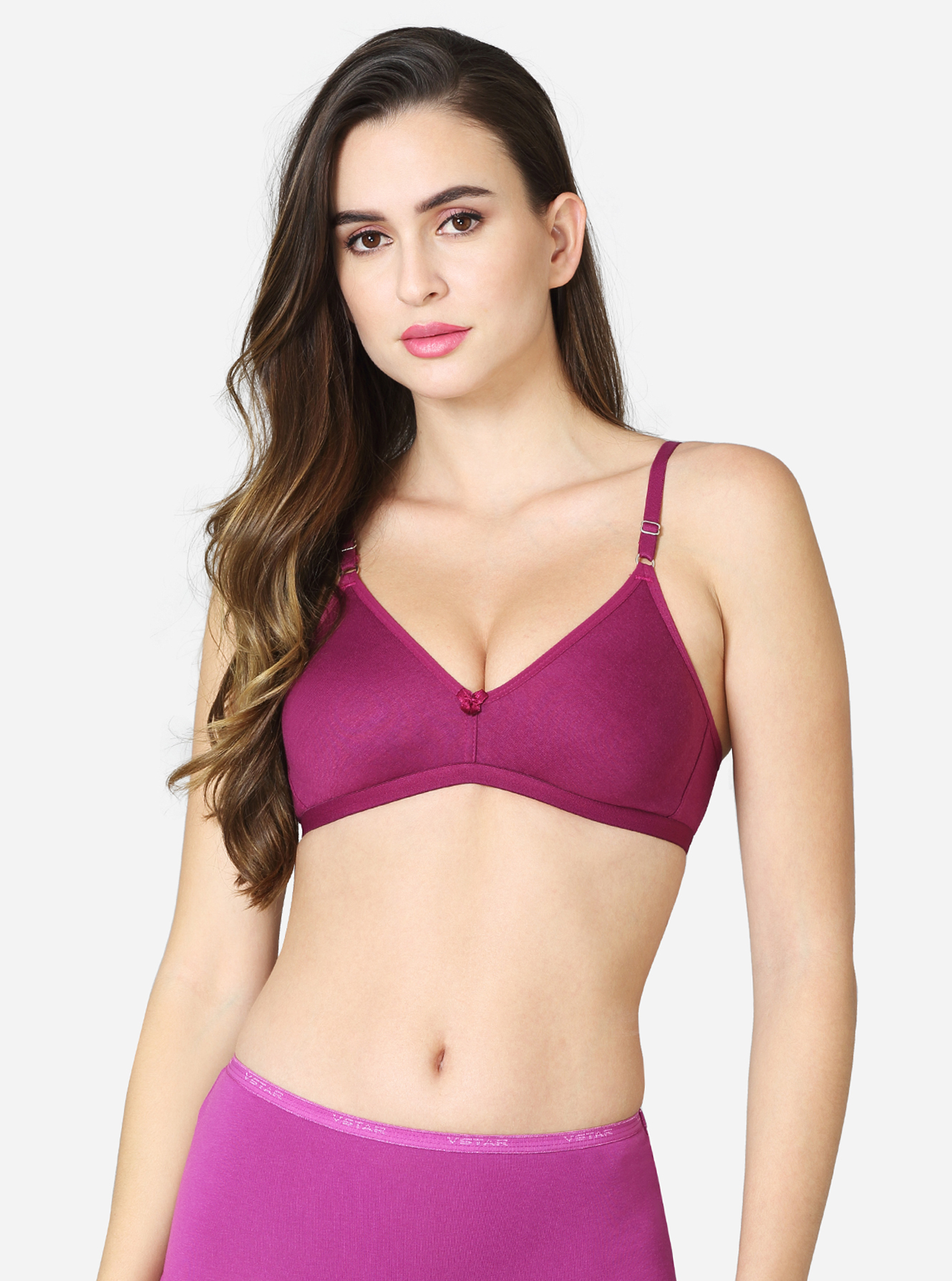 Double layered seamless bra with smooth elastic bottom band