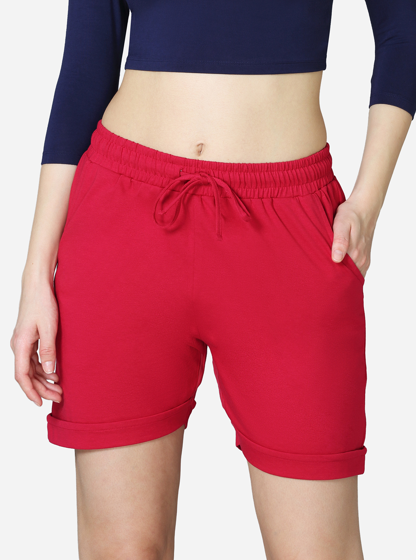Relaxed fit active shorts with adjustable drawstrings and