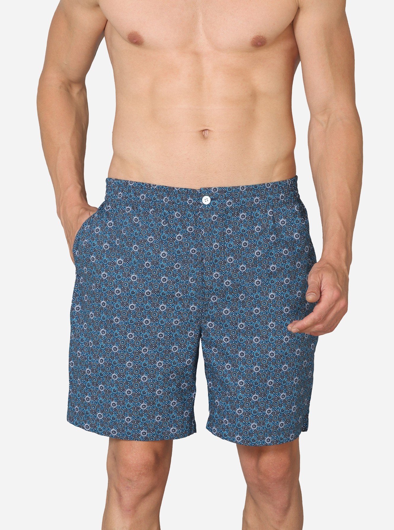 Cotton shorts with pockets on both sides